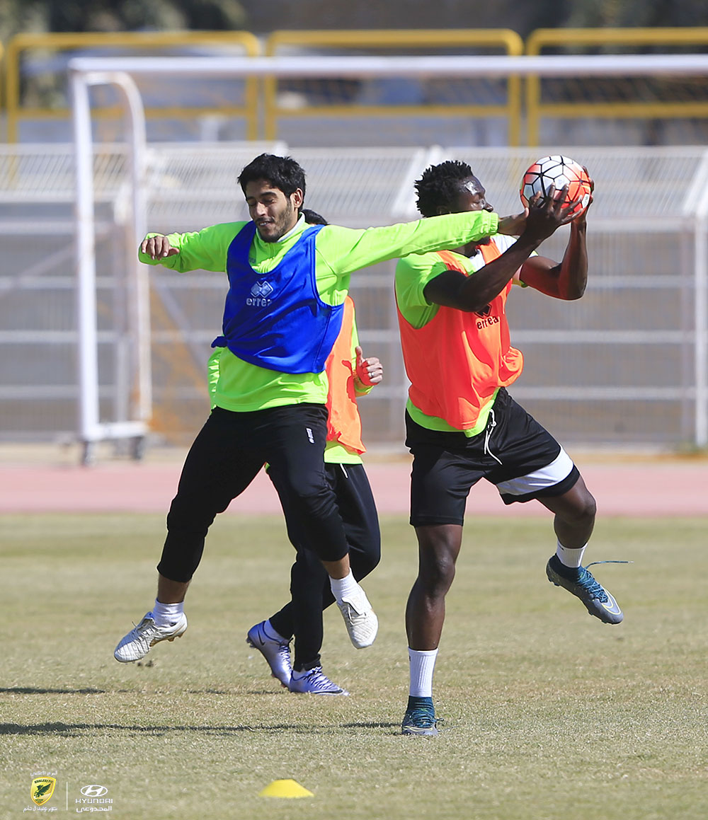 الخليج ينهي تحضيراته للاهلي بتدريب صباحي