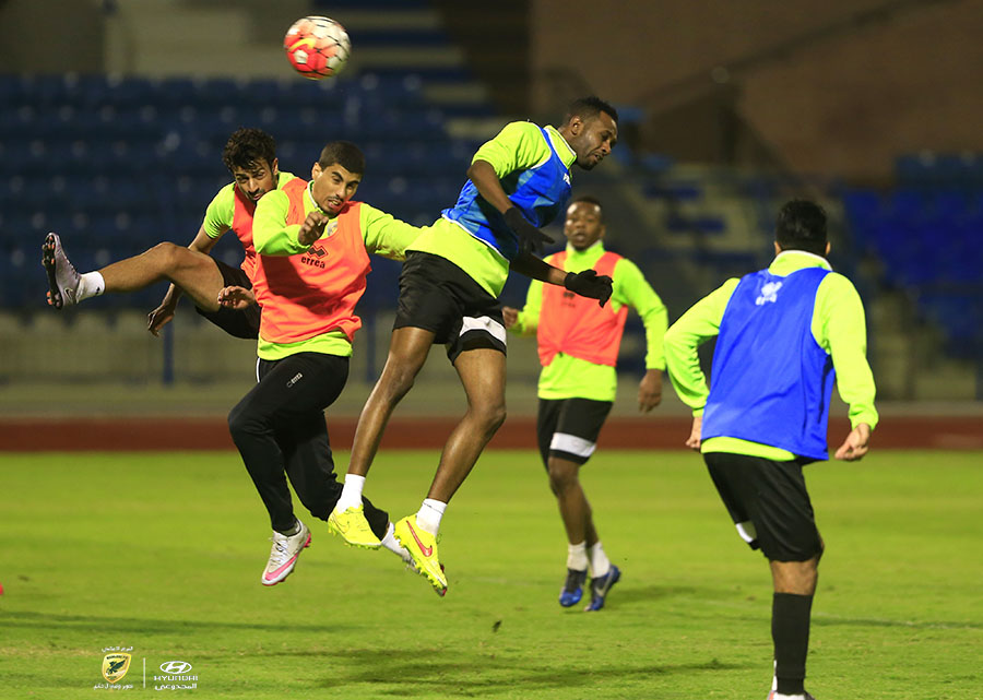 ملعب الدمام يجهز الخليج لمواجهة الهلال