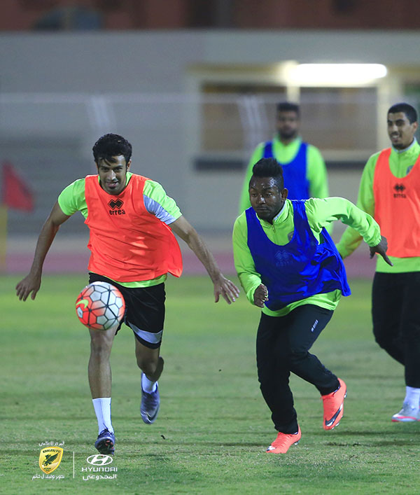 الخليج ينهي تحضيراته للهلال بالكرات الثابته