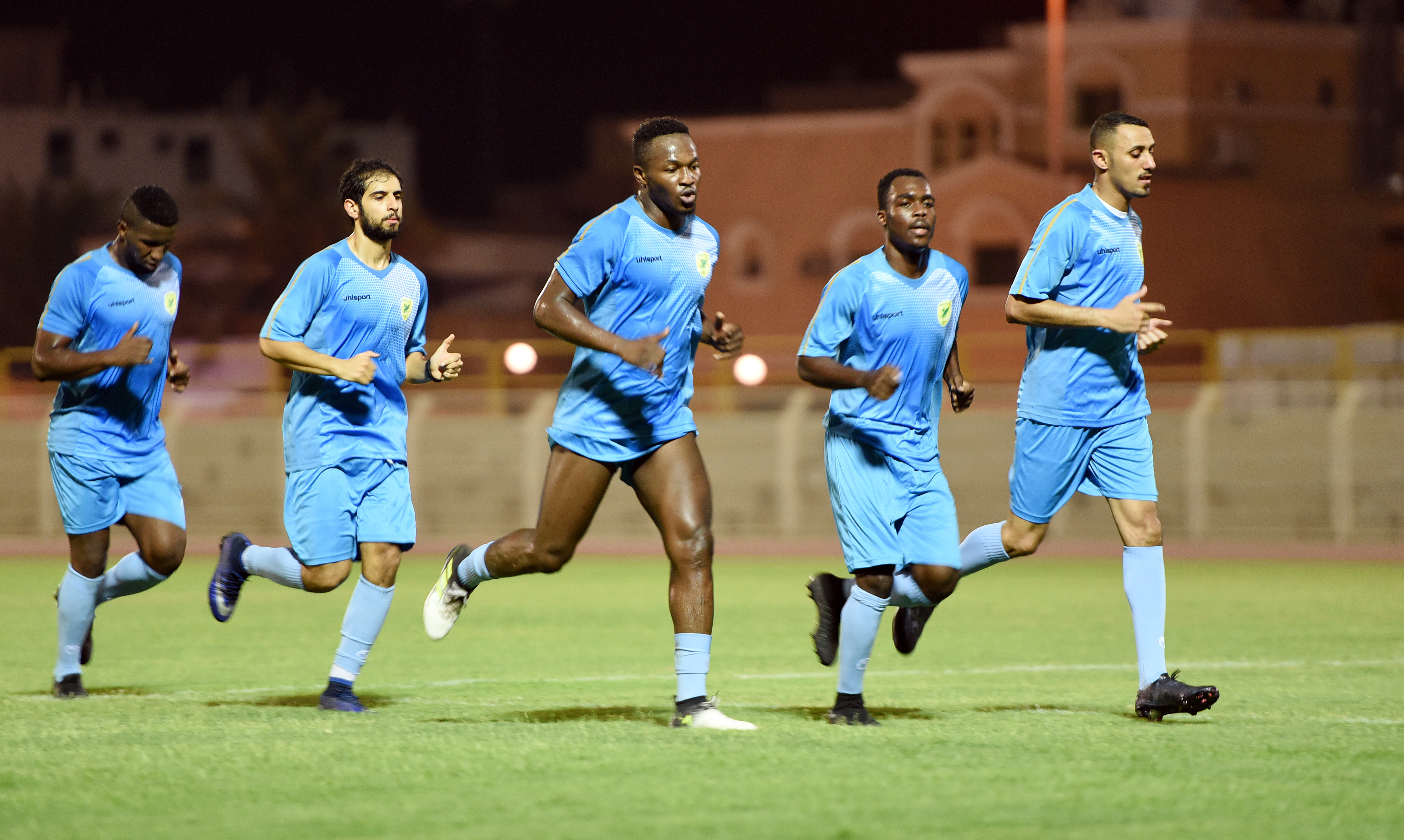 الخليج يواصل تدريباته الإعدادية بقيادة هلال