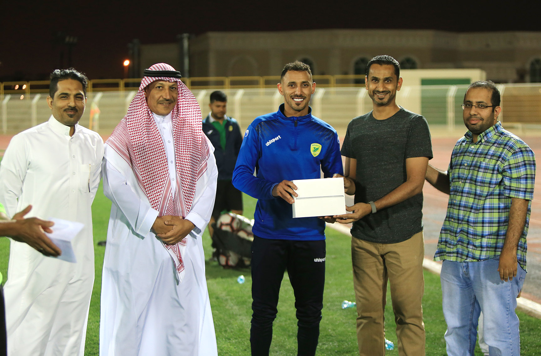 الناشي يفوز بجائزة أفضل لاعب والخليج ينهي تحضيراته لمواجهة الأنصار ضمن منافسات الجولة 31 لدوري الأمير محمد بن سلمان