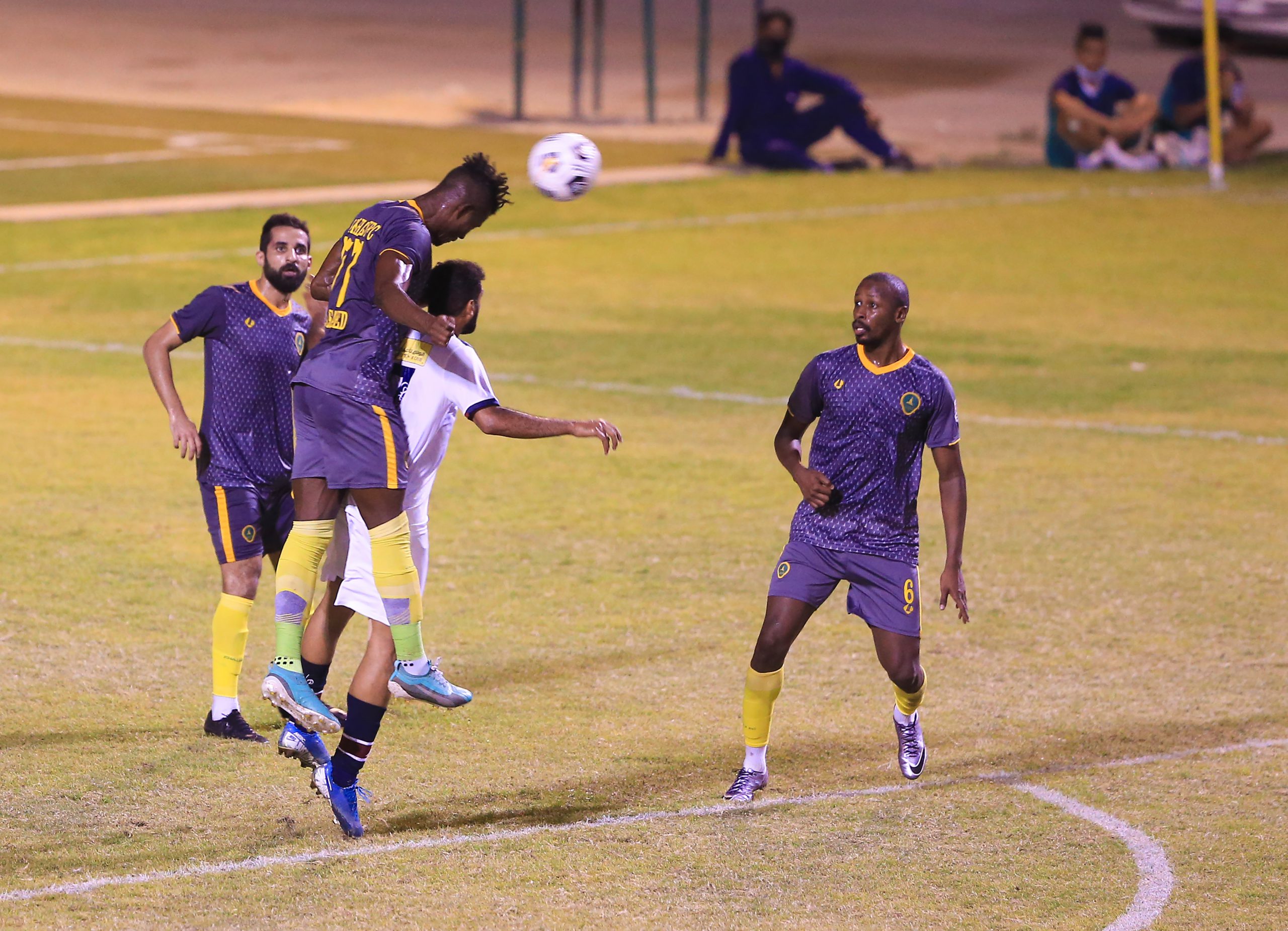 الخليج يتغلب على العدالة بهدف الحربي