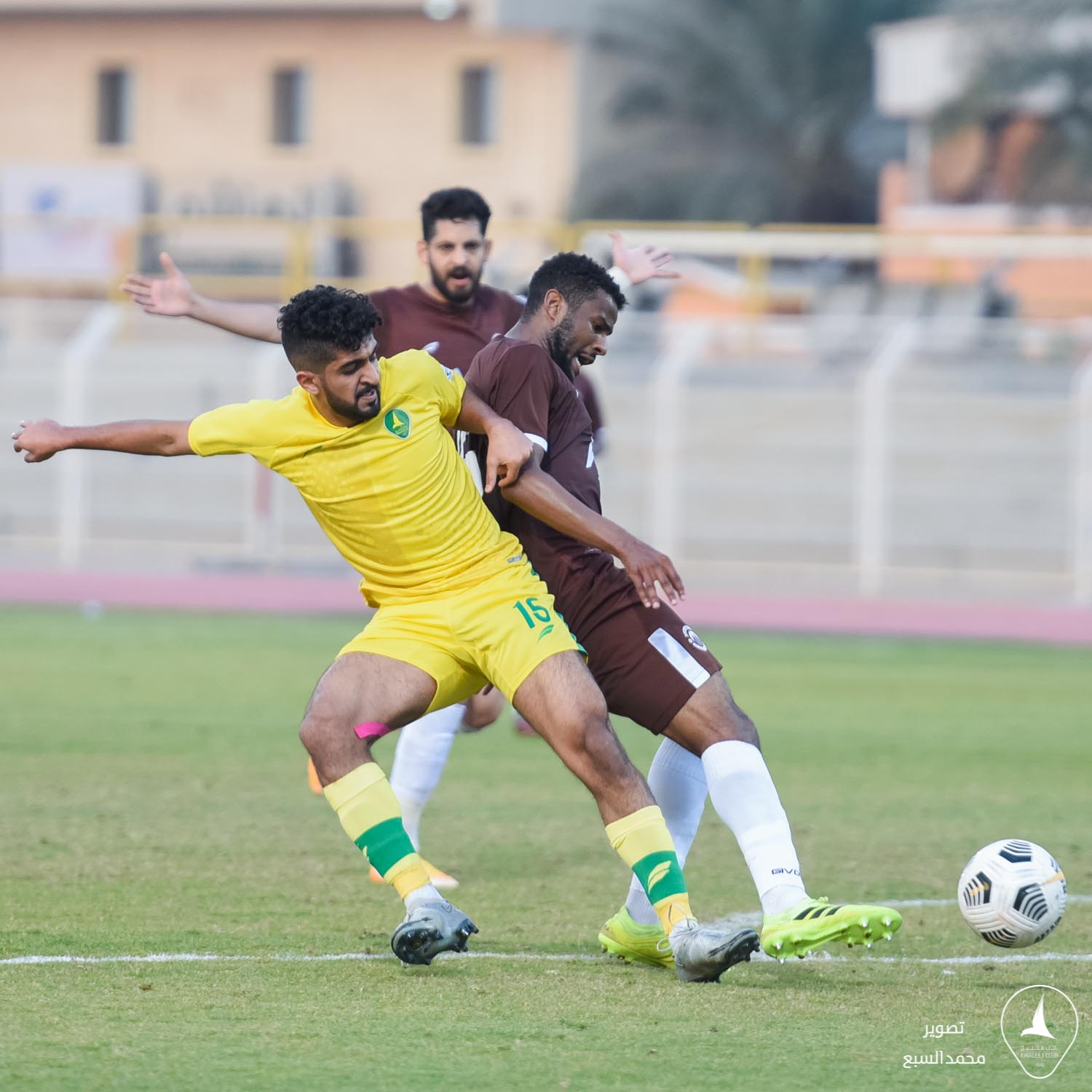 بحضور رؤساء النادي السابقين الخليج يتعادل مع الجبلين